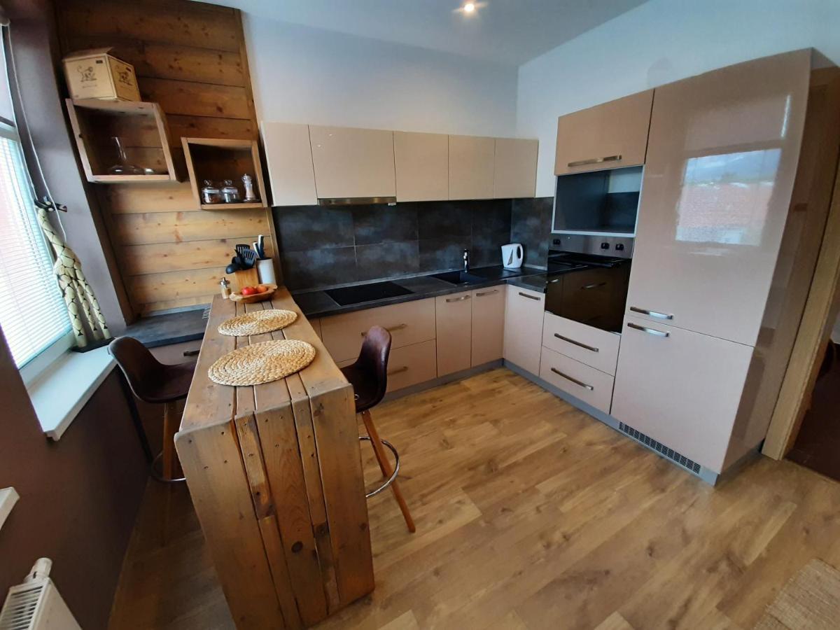 דירות Liptovský Mikuláš Apartman Ca' Fam מראה חיצוני תמונה