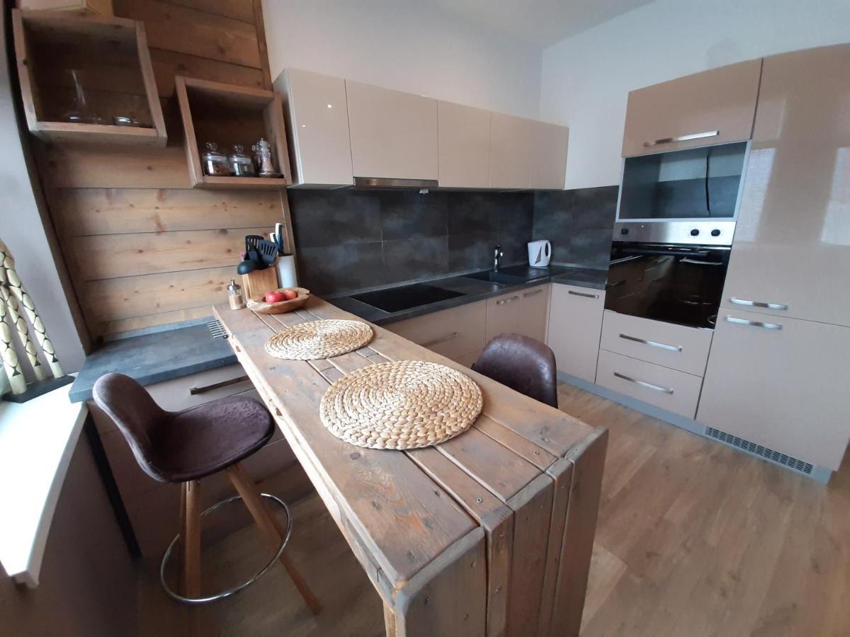 דירות Liptovský Mikuláš Apartman Ca' Fam מראה חיצוני תמונה